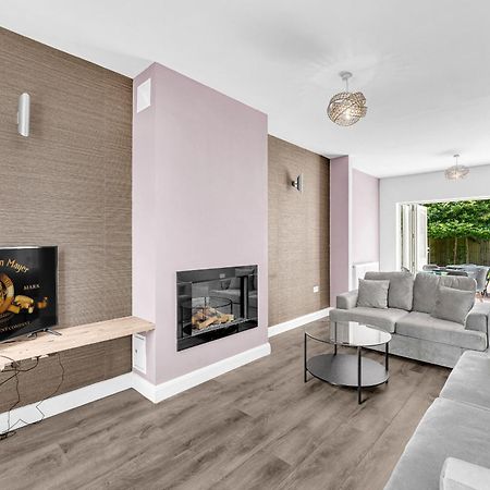Brook Meadow House, 4 Bed House, Manchester Astley  Dış mekan fotoğraf